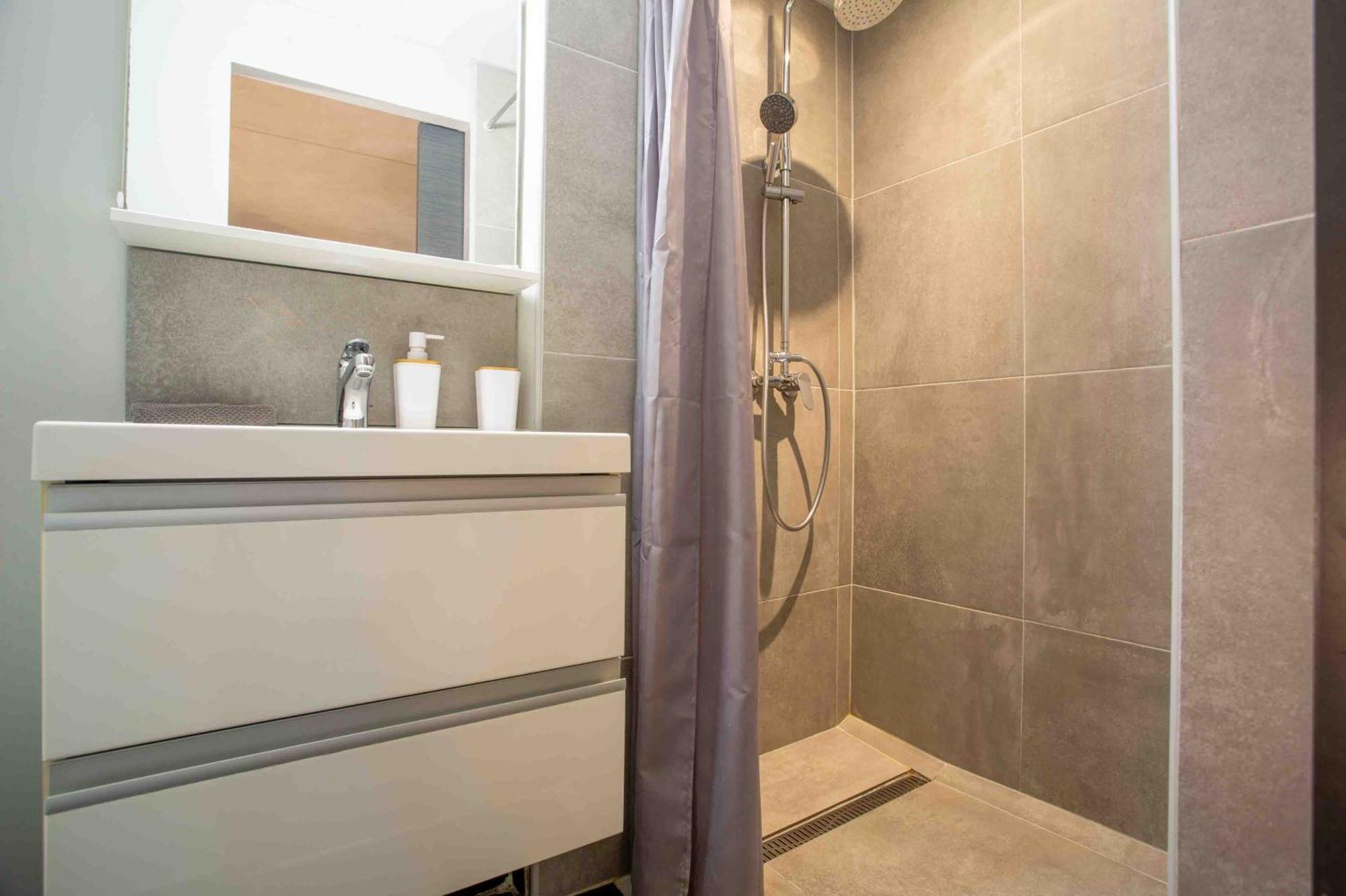 Le Saint Roch 1 - Ac Clim - Wifi - 50M Centre Ville Avignon Buitenkant foto